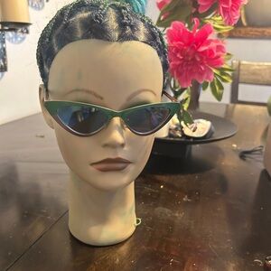 Vintage Green Cat Eye Sunglasses - KTN Women's Fashion Accessory